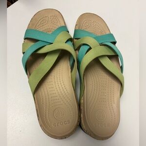 Crocs Women’s Size 8 Edie Stretch Sandals Teal Green Straps GUC